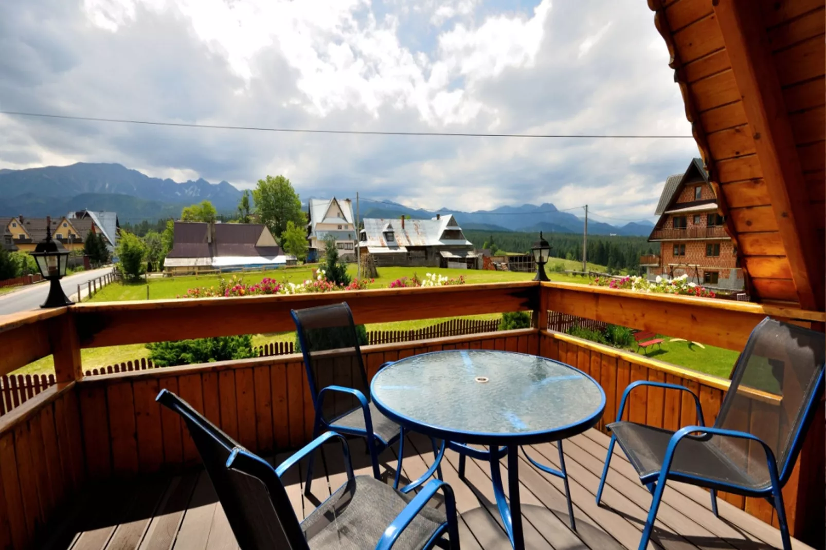 A fabulous house in the mountains-Terrasbalkon