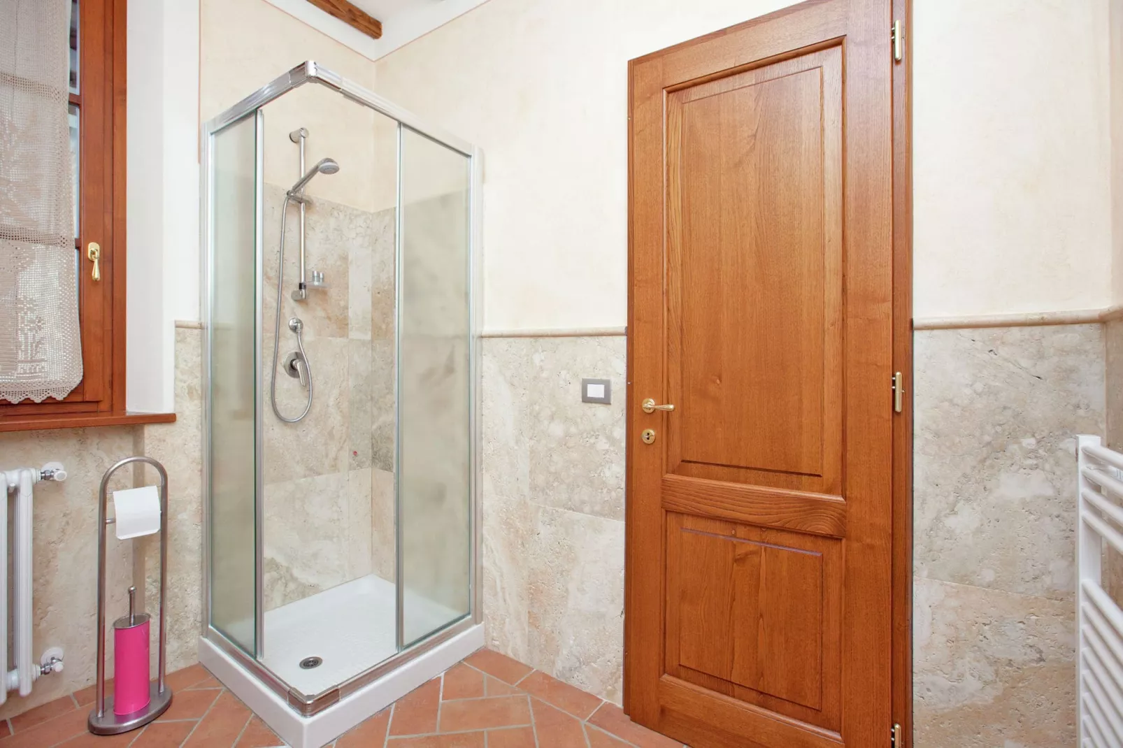 Casal Gheriglio Roseto-Badkamer