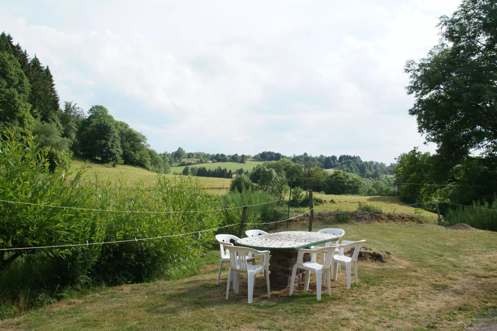 Maison de vacances - ESMOULIÈRES-Tuinen zomer