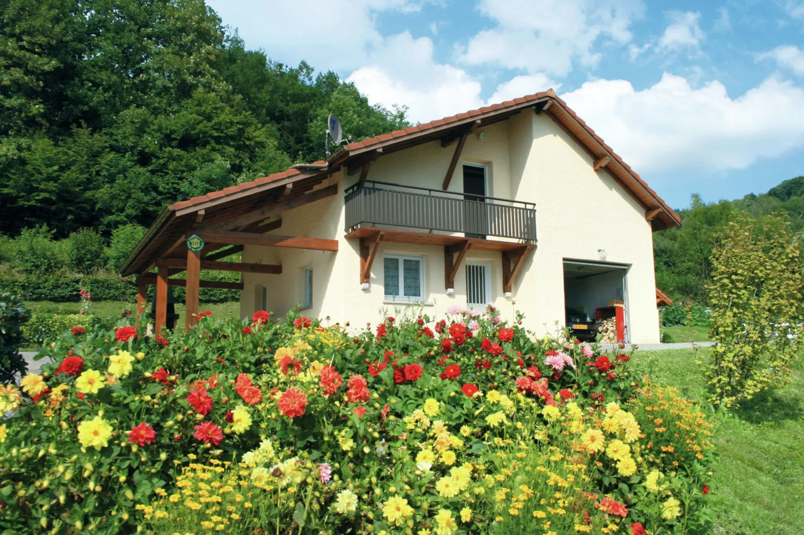 Maison de vacances - LE HAUT-DU-THEM-Buitenkant zomer