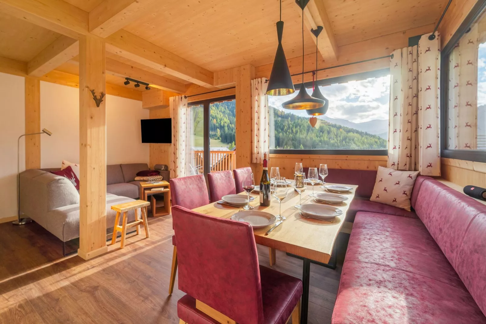 Chalet Freudensprung-Eetkamer
