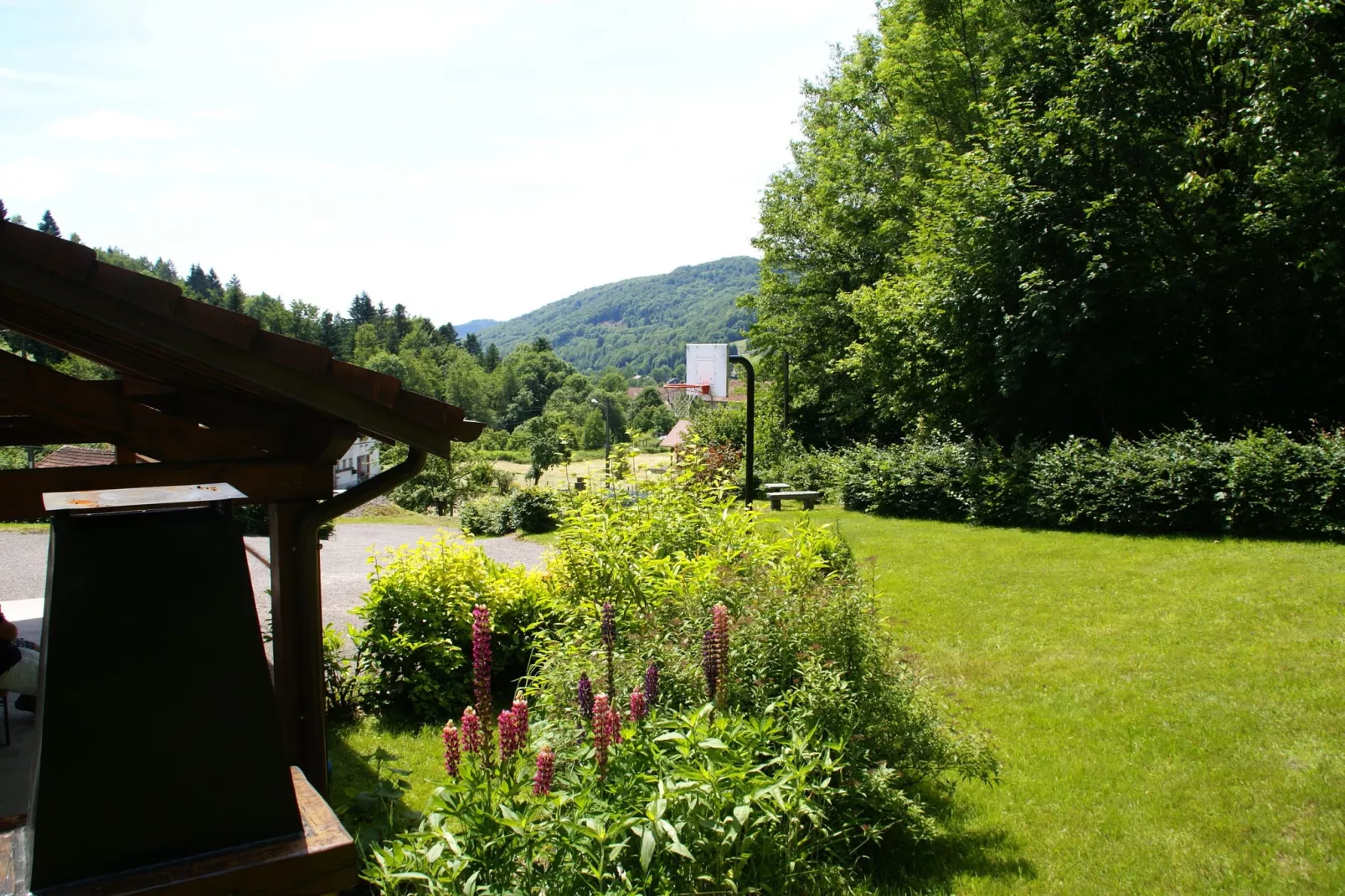 Maison de vacances - LE HAUT-DU-THEM-Tuinen zomer