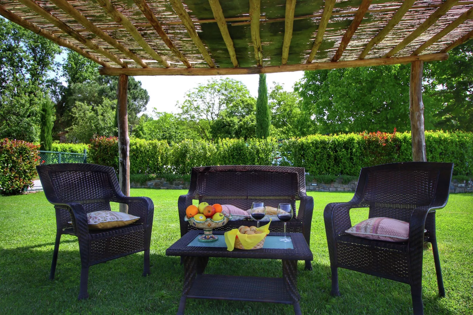 Casal Gheriglio Pergola-Tuinen zomer