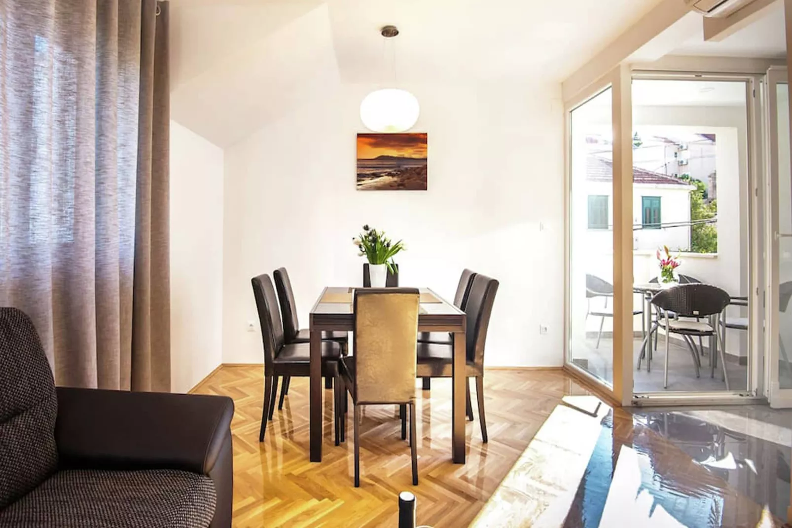 Luxury apartment Silente-Eetkamer