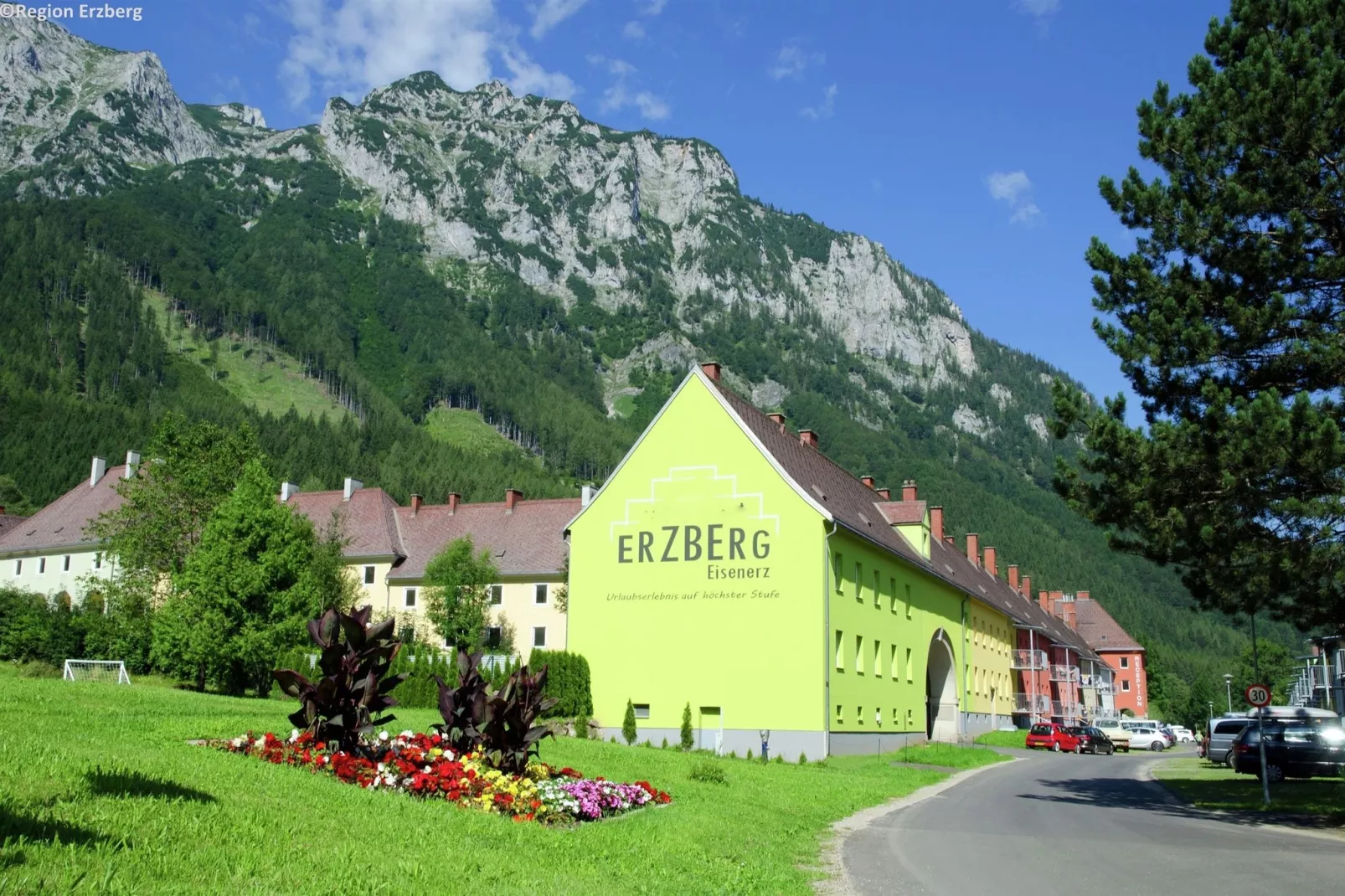 Erzberg Alpin Resort  35-Buitenkant zomer