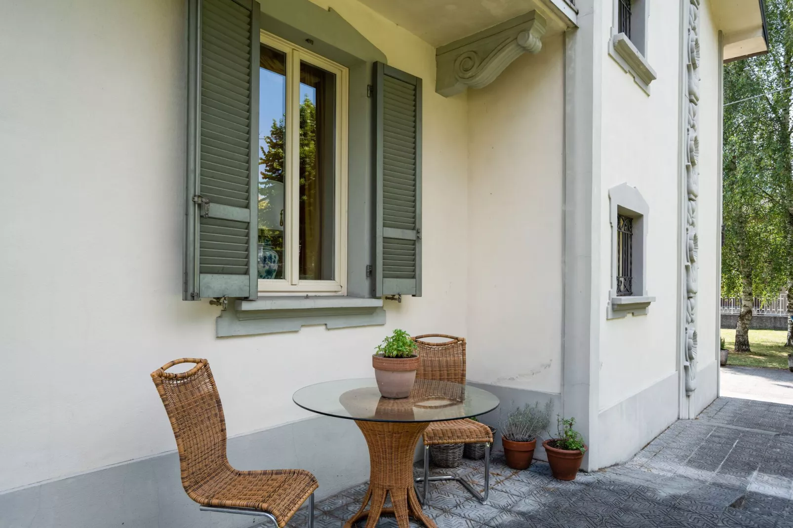 Villa d'epoca con ampio giardino lago di como-Terrasbalkon