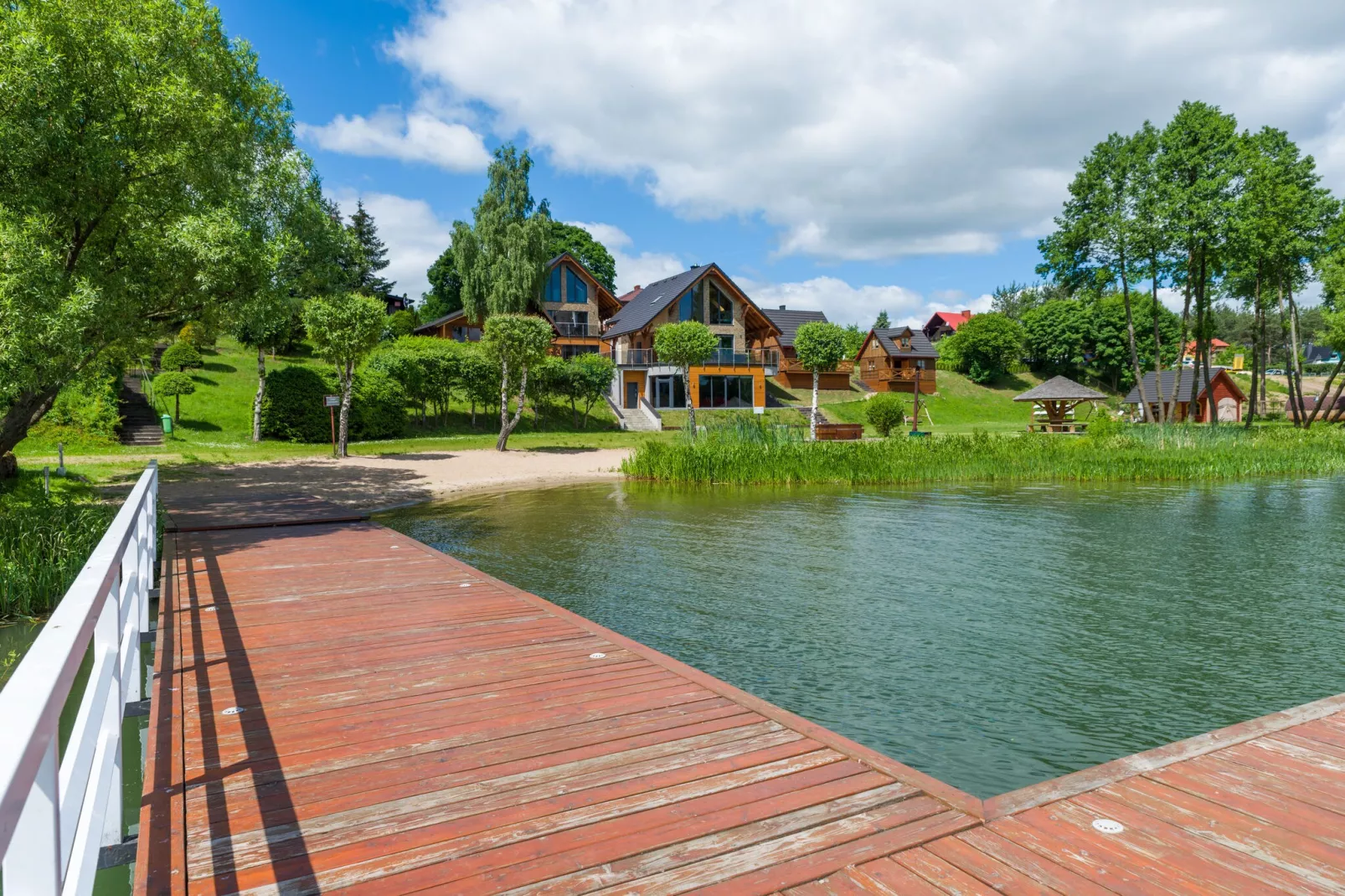 A luxury villa on the shore of the lake-Gebieden zomer 1km
