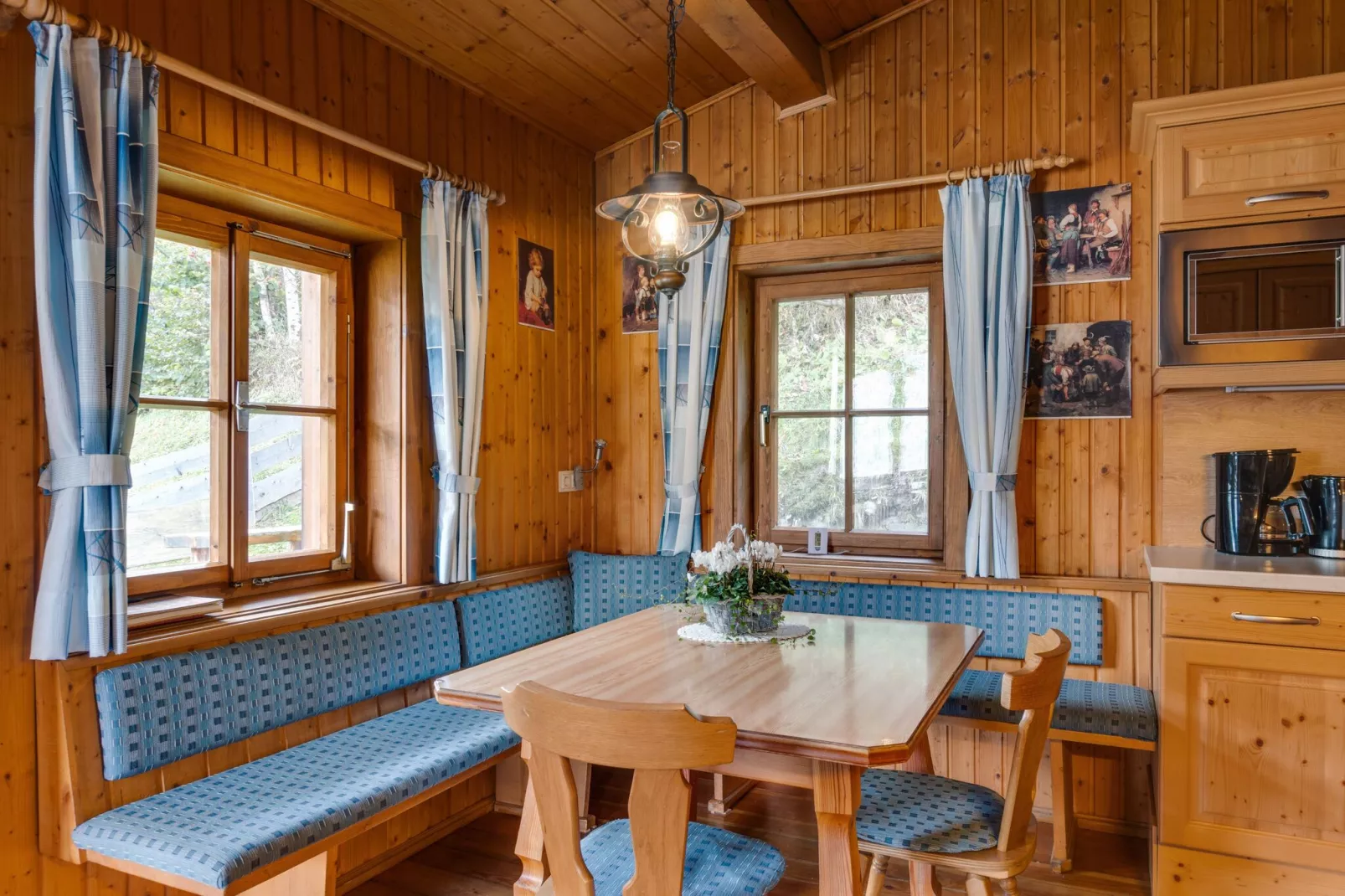 Chalet Pirkach-Woonkamer