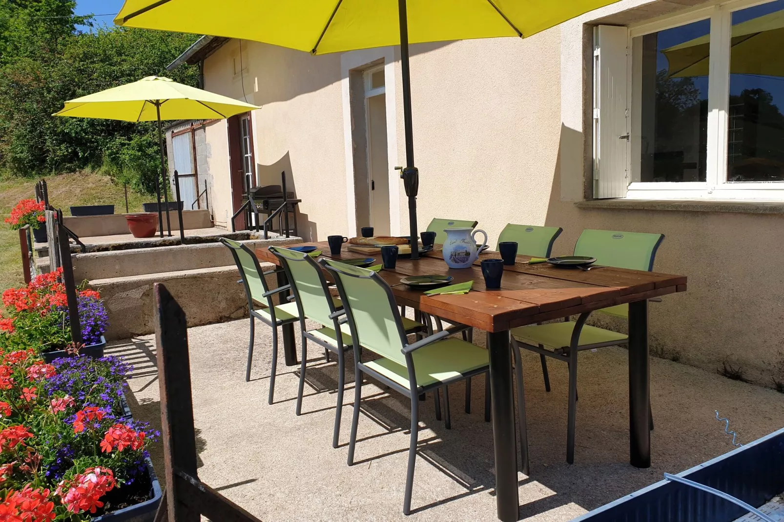 Gite Bourgogne rust & natuur-Terrasbalkon