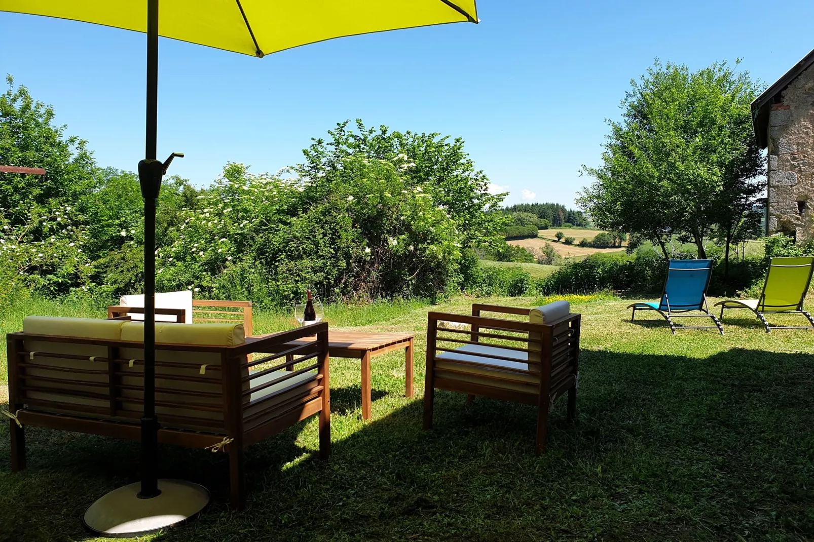 Gite Bourgogne rust & natuur-Tuinen zomer