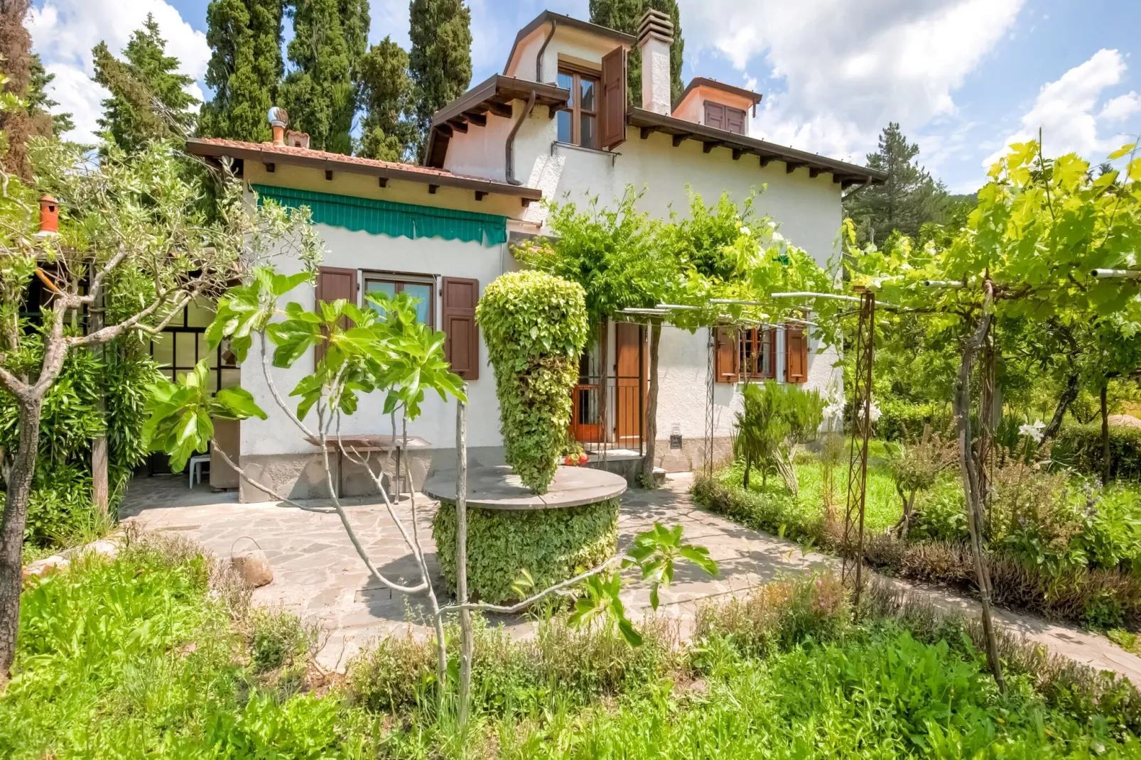 Villa Cerignano-Buitenkant zomer