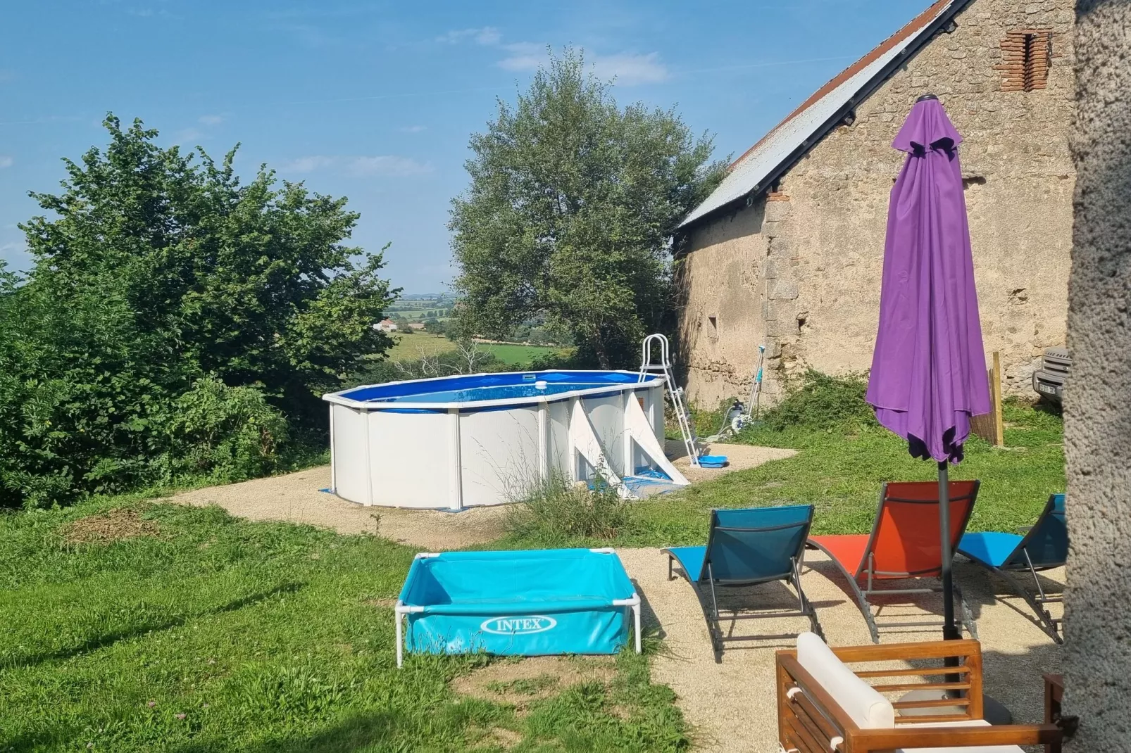Gite Bourgogne rust & natuur-Zwembad