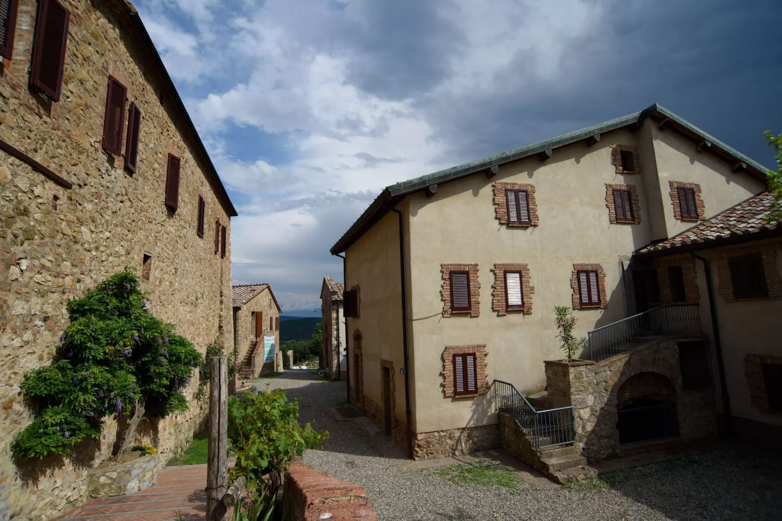 Ginestra1-Buitenkant zomer