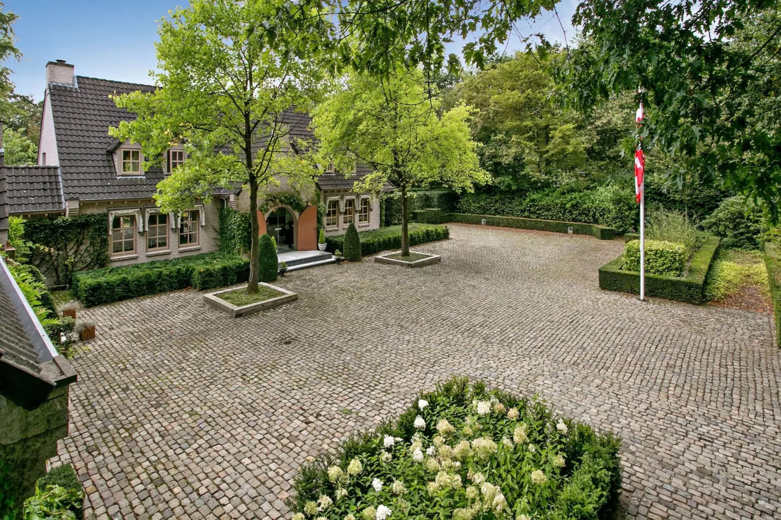 Villa Loonse Duinen-Buitenkant zomer