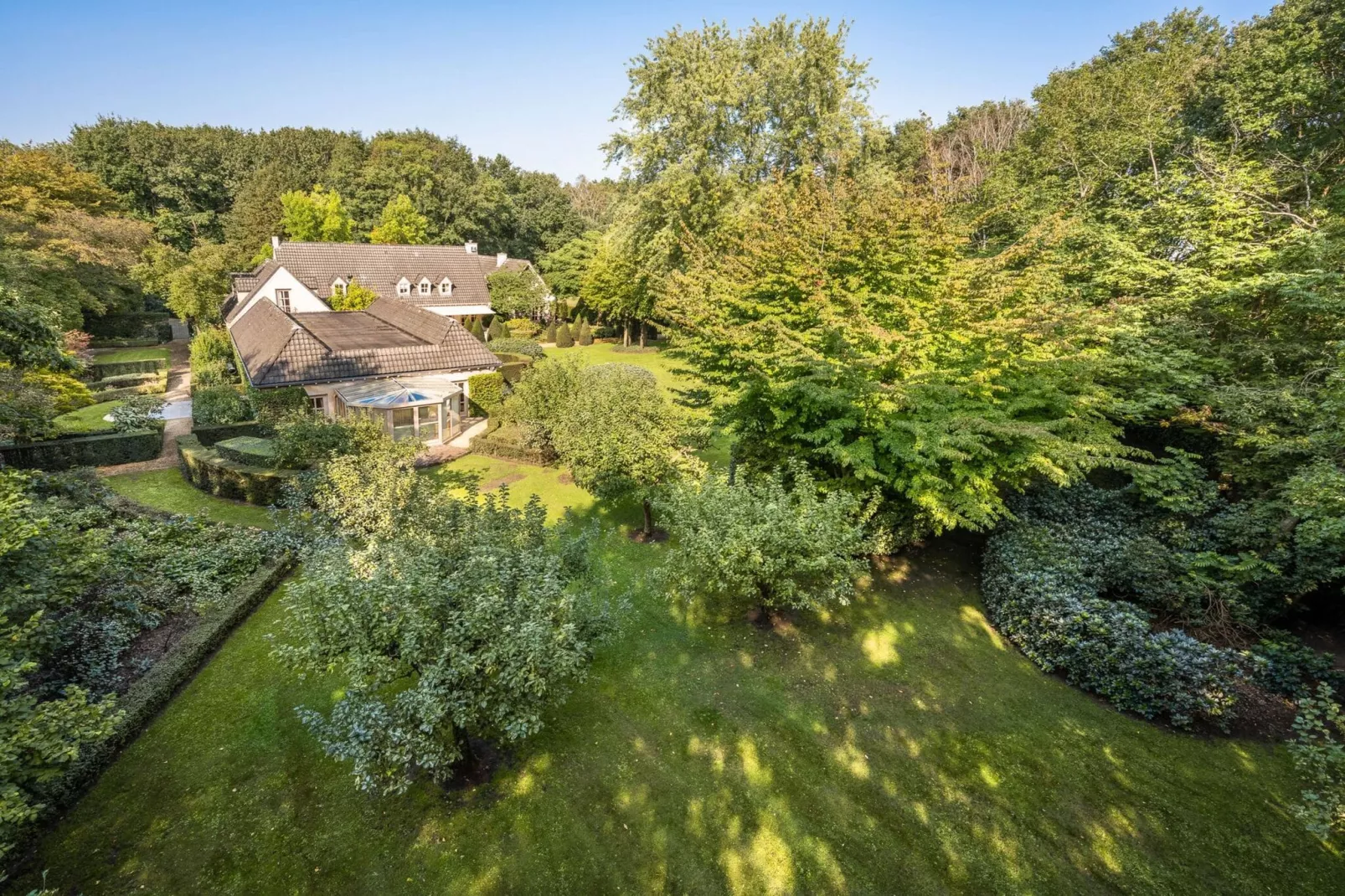 Villa Loonse Duinen-Buitenkant zomer