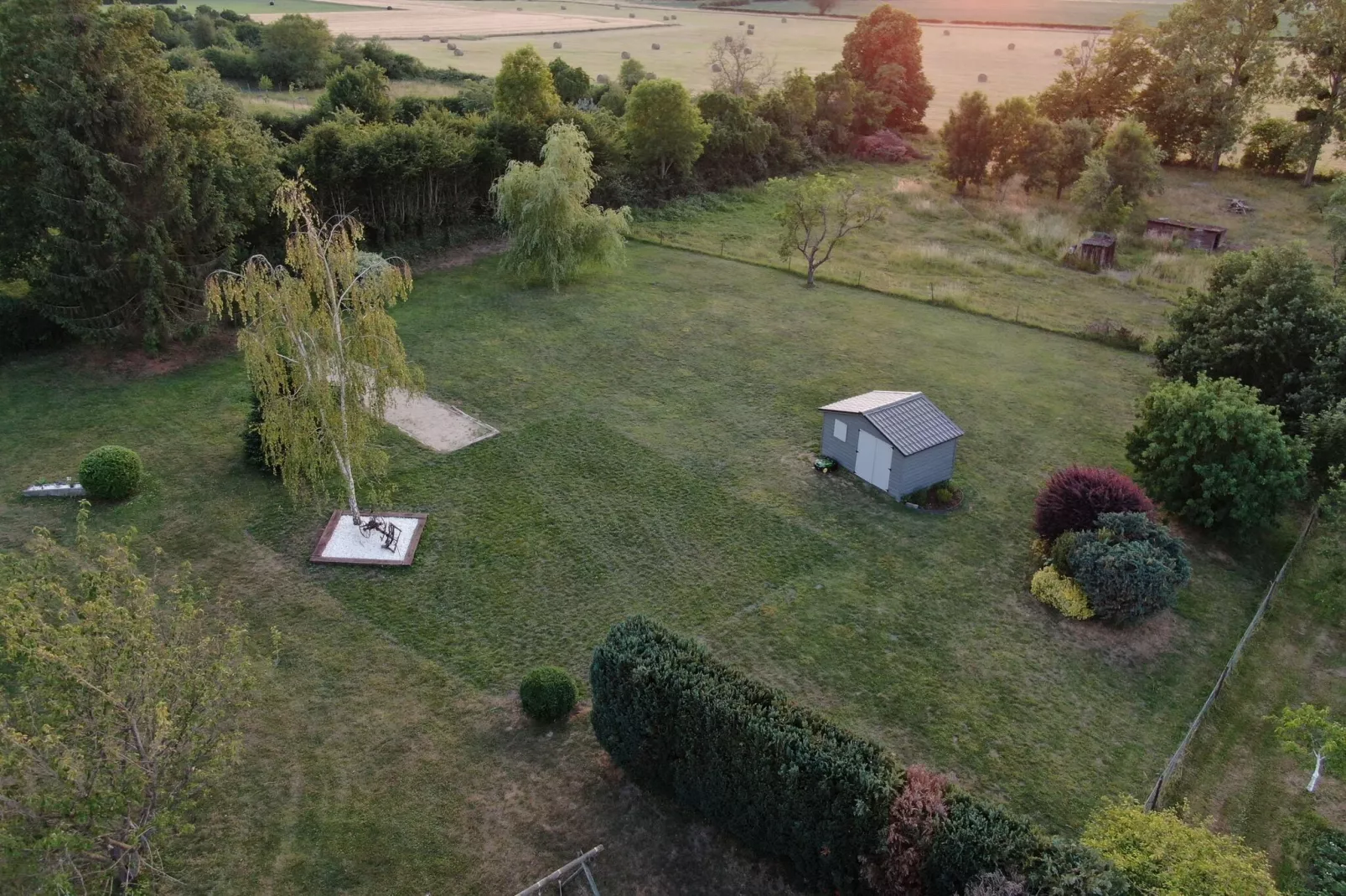 Maison Gimnée-Buitenkant zomer