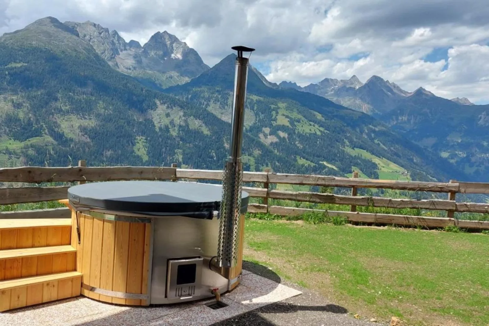 Chalet Die Sagritzerin-Tuinen zomer