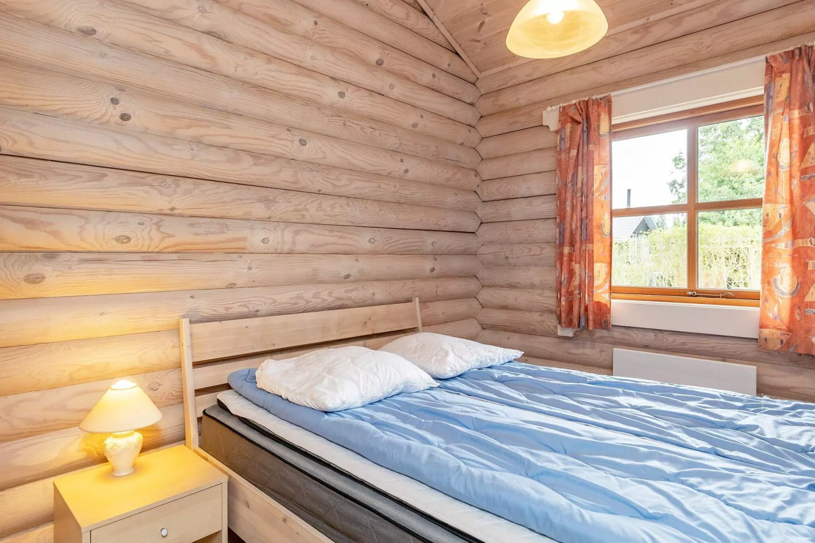 Modern vakantiehuis in Frørup met bubbelbad-Binnen