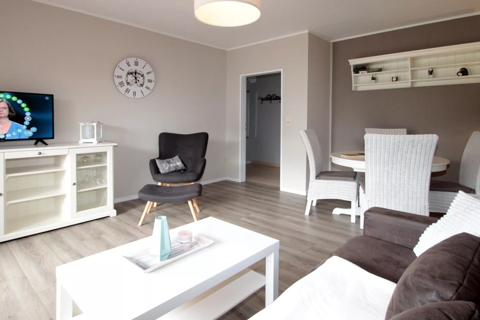 Ferienwohnung in Berumbur-Woonkamer