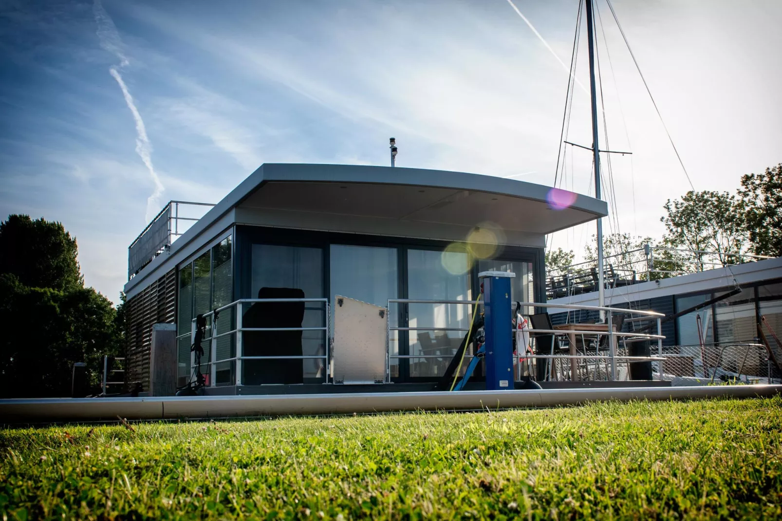 Houseboat met dakterras-Buitenkant zomer