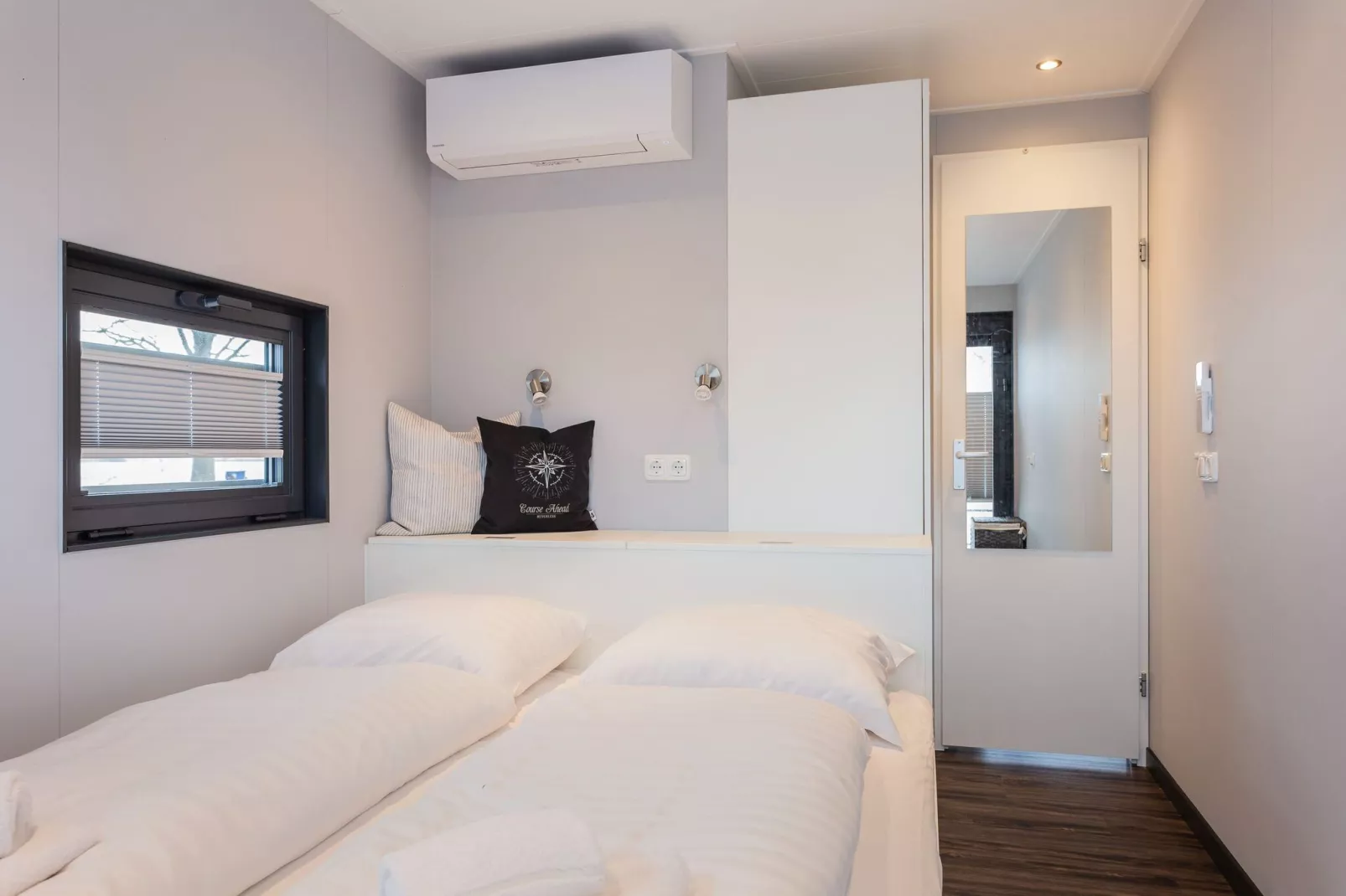 Houseboat Elysium met dakterras-Slaapkamer