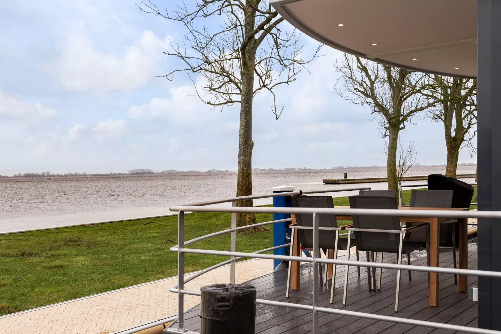 Houseboat Elysium met dakterras-Terrasbalkon