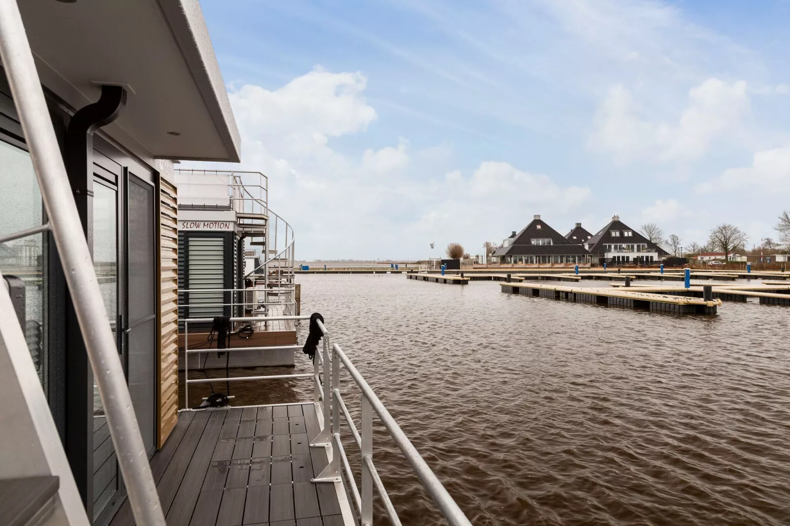 Houseboat Elysium met dakterras-Uitzicht zomer