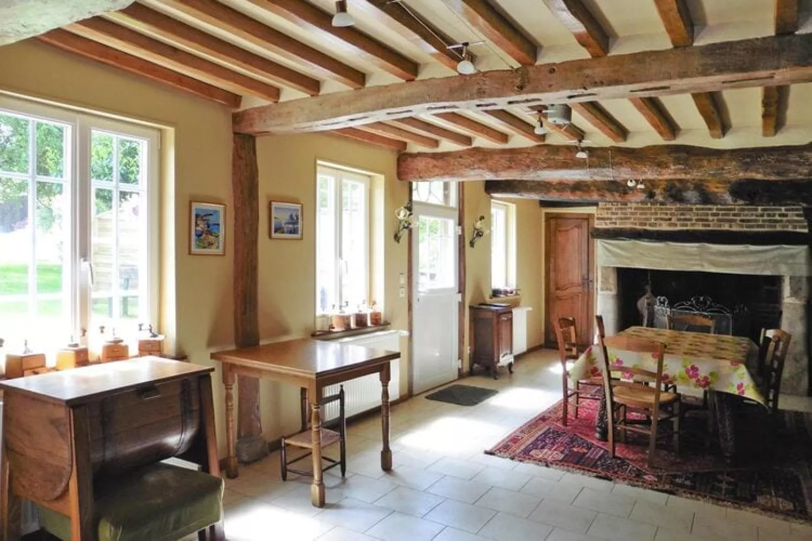 Semi-detached house Crasville-la-Rocquefort-Eetkamer