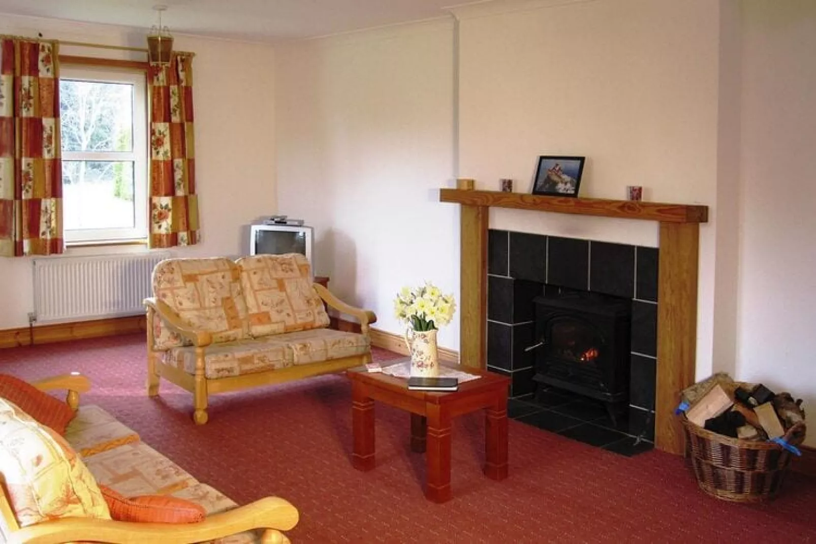 Holiday home, Reinskea-Lough Derg Holiday House-Woonkamer