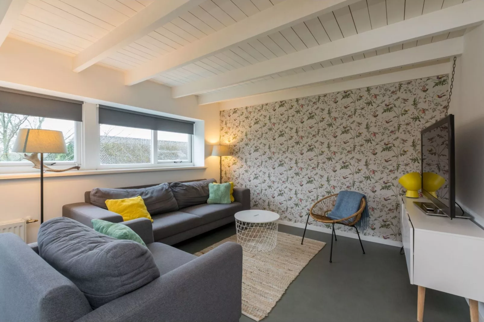 Appartement - Kon Emmaweg 6  Vrouwenpolder bovenapp-Woonkamer