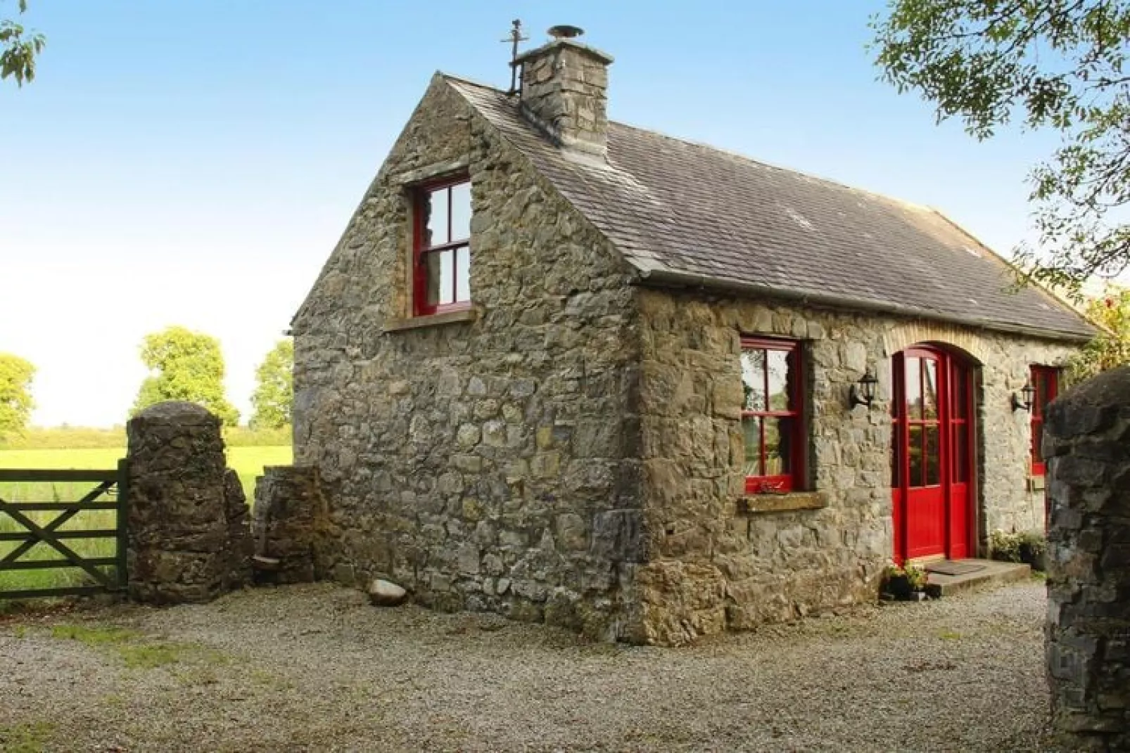 Semi-detached house The Granary in Terryglass Co Tipperary-Buitenkant zomer