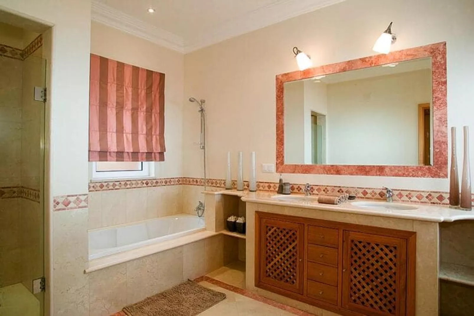 Villas Palheiro Village, Funchal, Villa with garden for max. 6 pers.-Badkamer