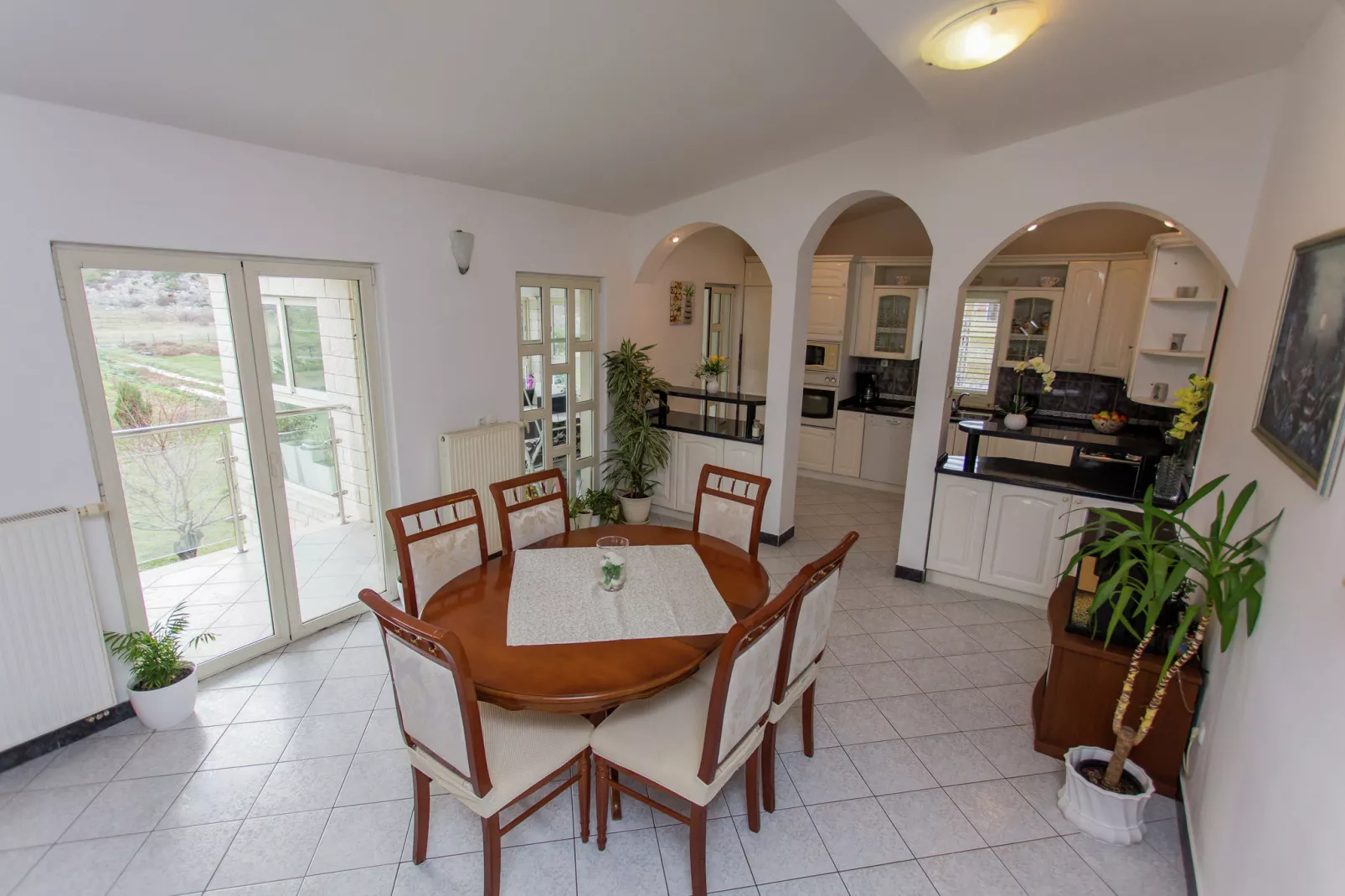 Villa Almas holiday house-Eetkamer
