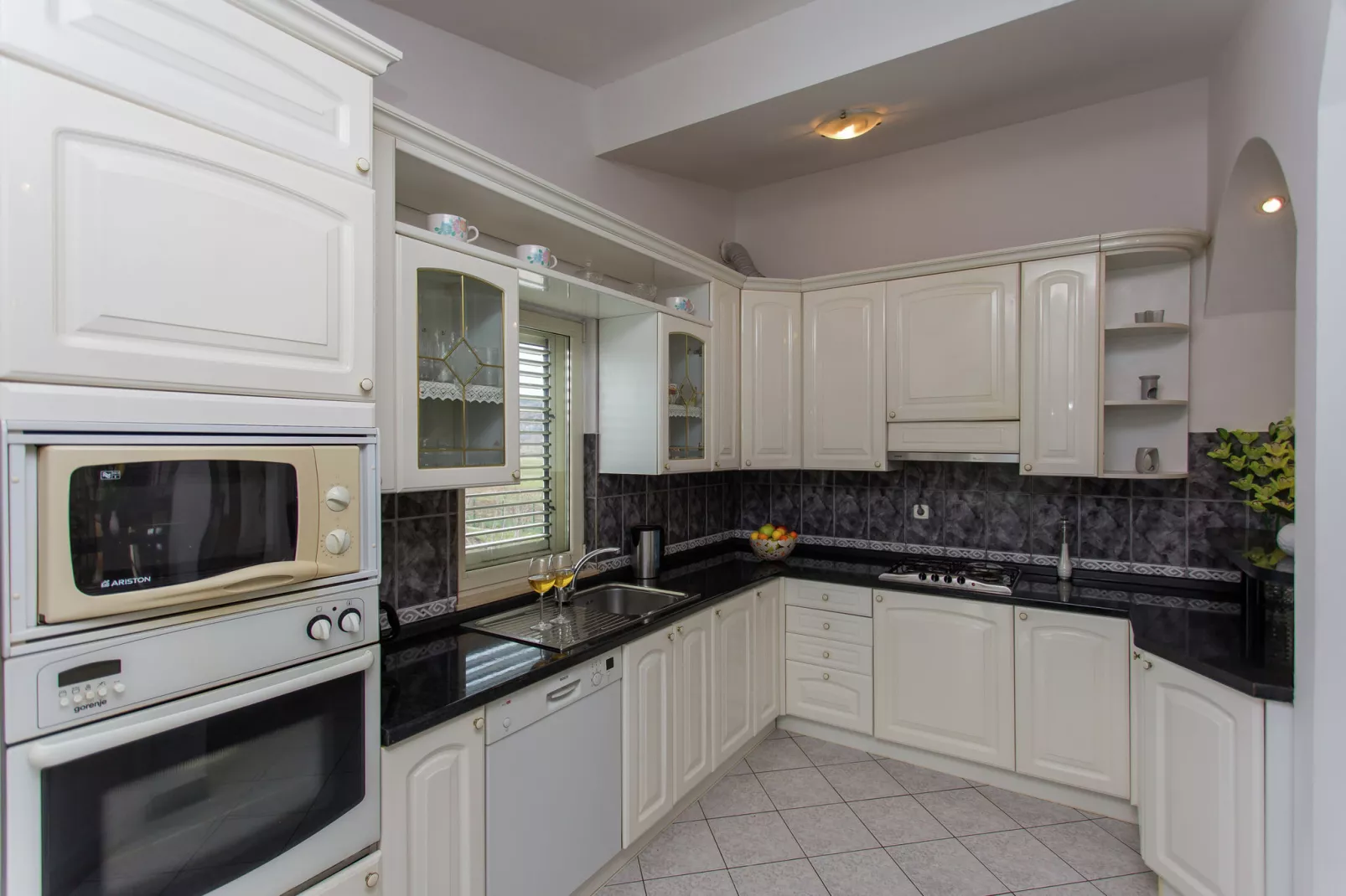 Villa Almas holiday house-Keuken