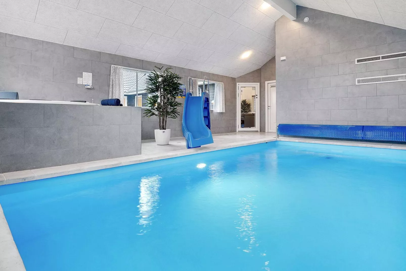 20 persoons vakantie huis in Væggerløse-Zwembad