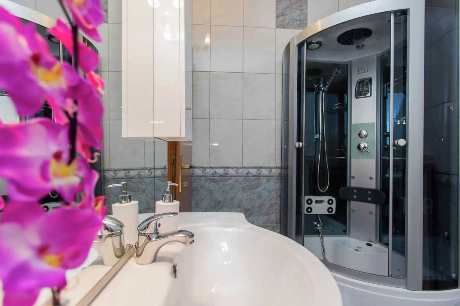 Villa Almas holiday house-Badkamer