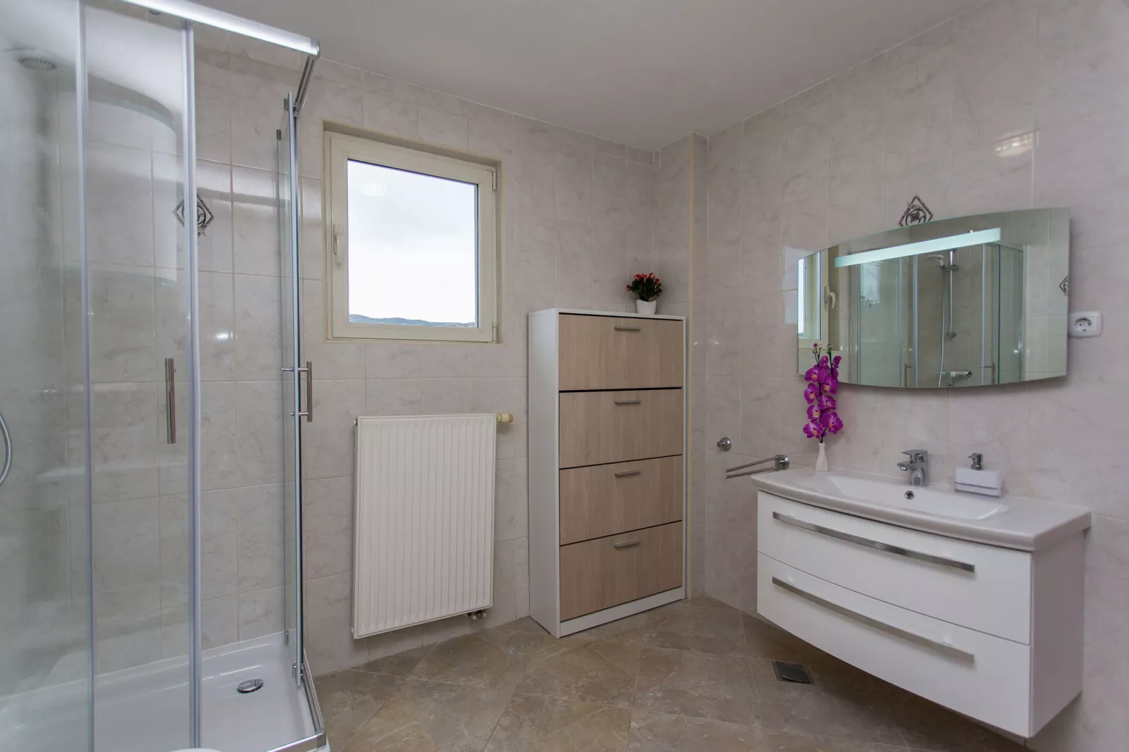 Villa Almas holiday house-Badkamer