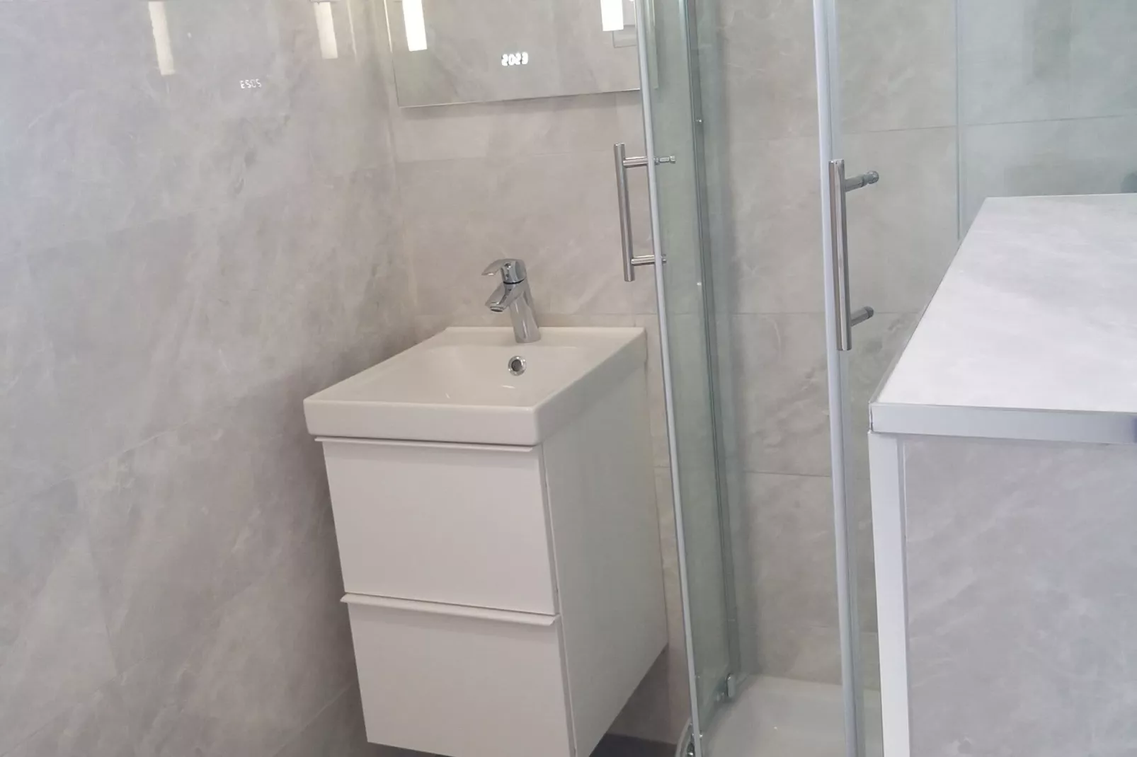 Villa Almas holiday house-Badkamer