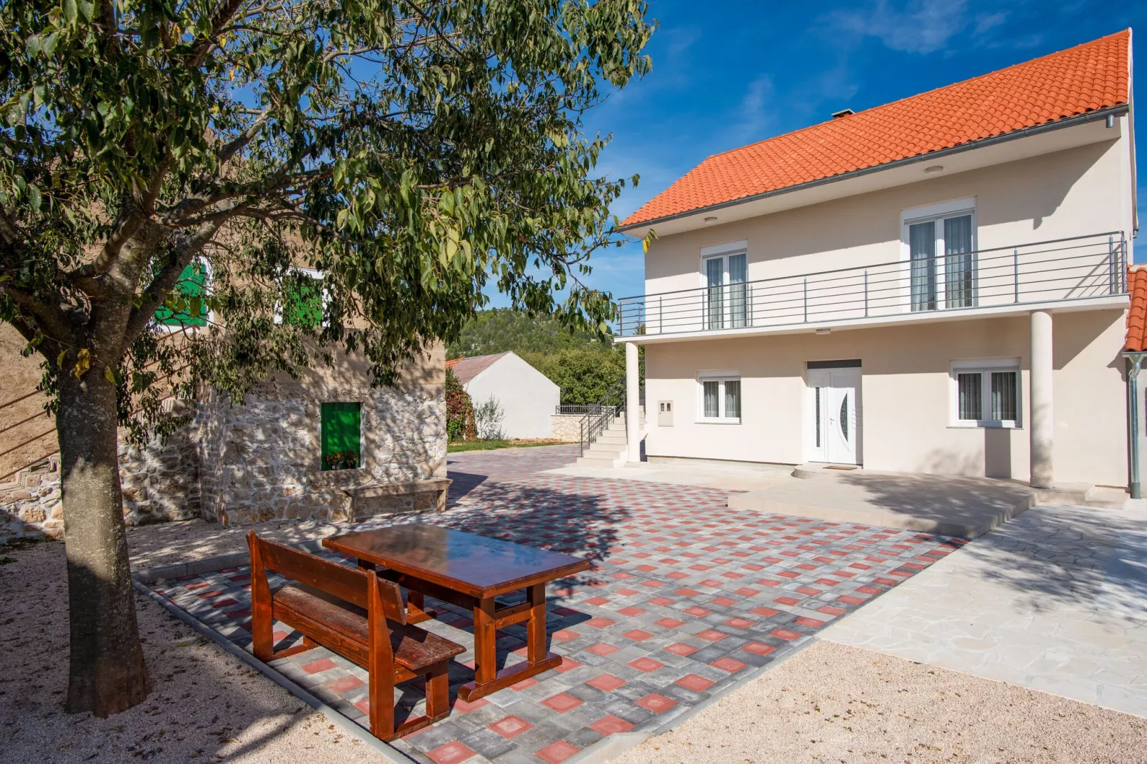 Holiday house Zara-Terrasbalkon