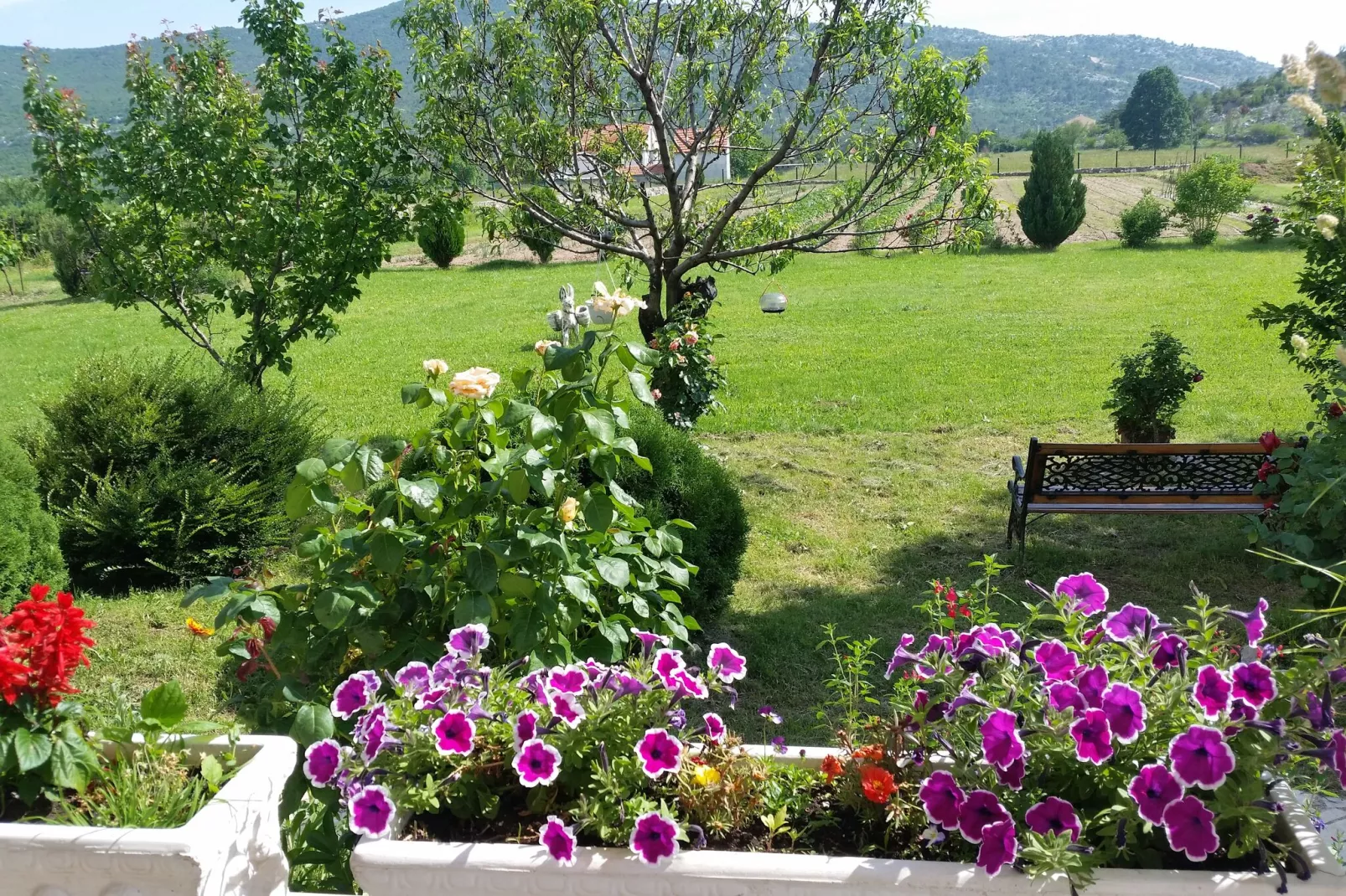 Villa Almas holiday house-Tuinen zomer