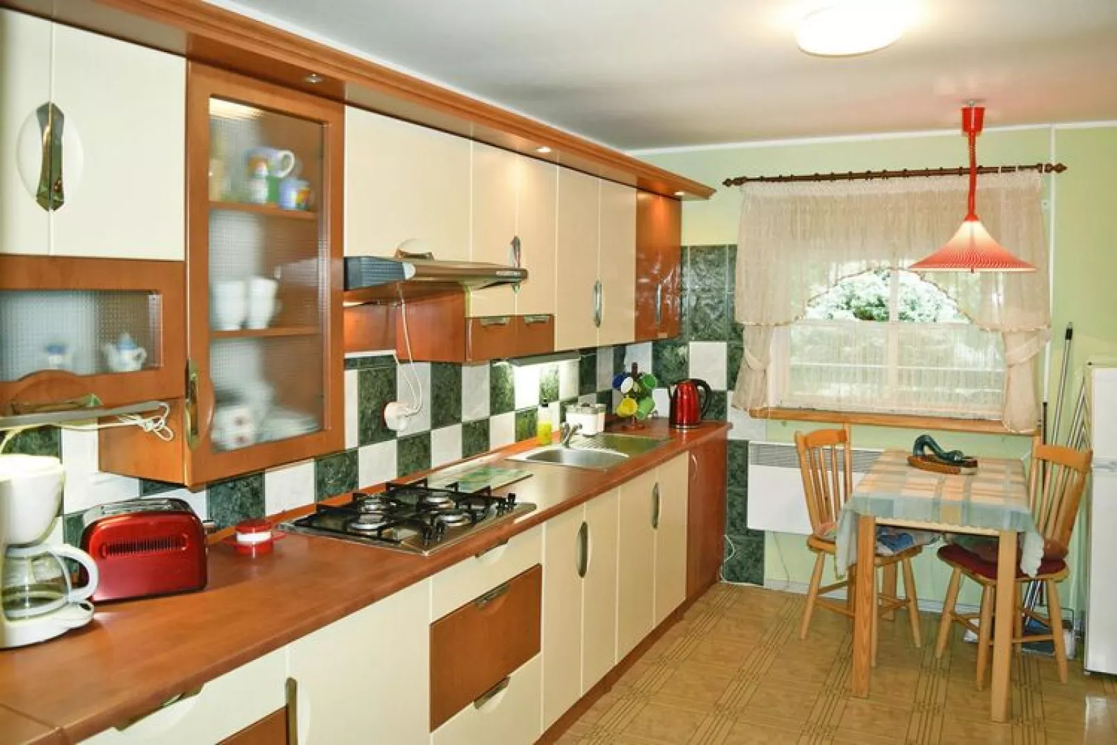 Holiday Home with whirlpool at the lake in Zakowo-Keuken