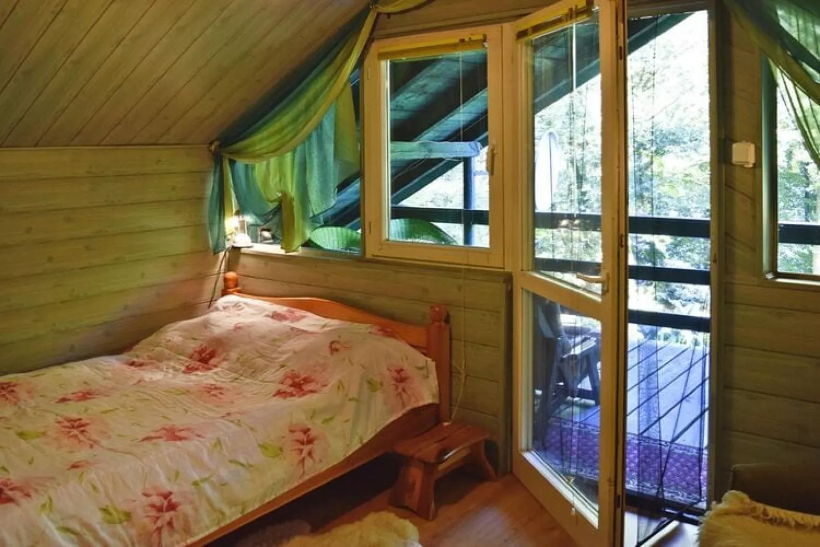 Holiday Home with whirlpool at the lake in Zakowo-Slaapkamer