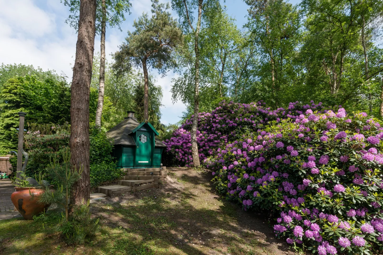 Villa Nirmala-Tuinen zomer