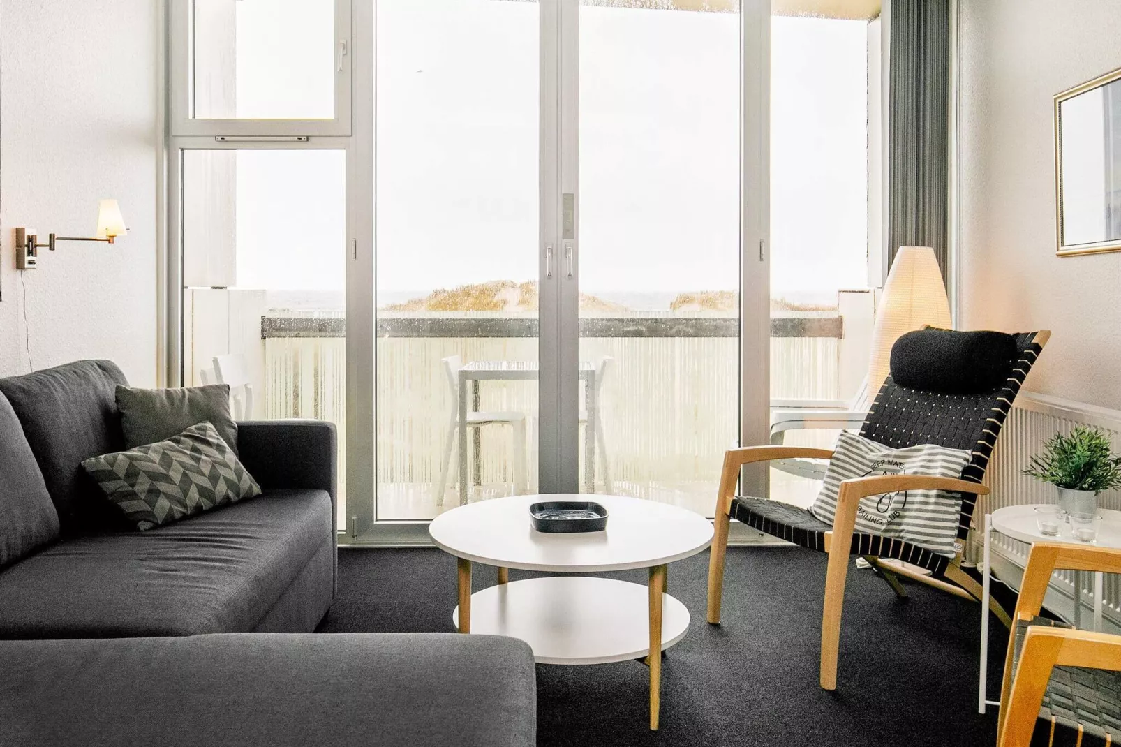 2 room w/seaview-Binnen