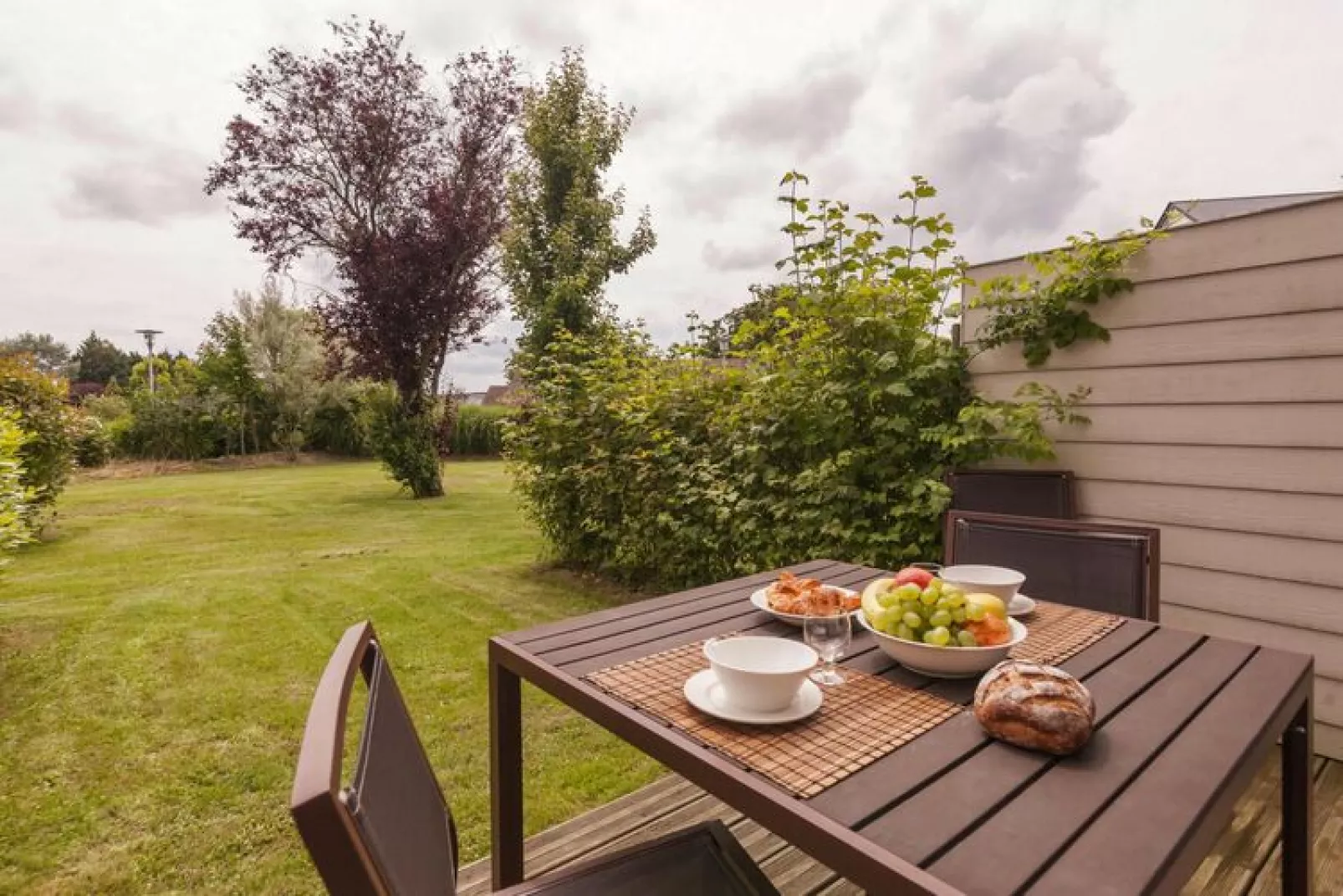 Holiday village Normandy Garden Branville - 24 Standard Apt 4 p - 1 bedroom - Quartier du Hameau-Tuinen zomer