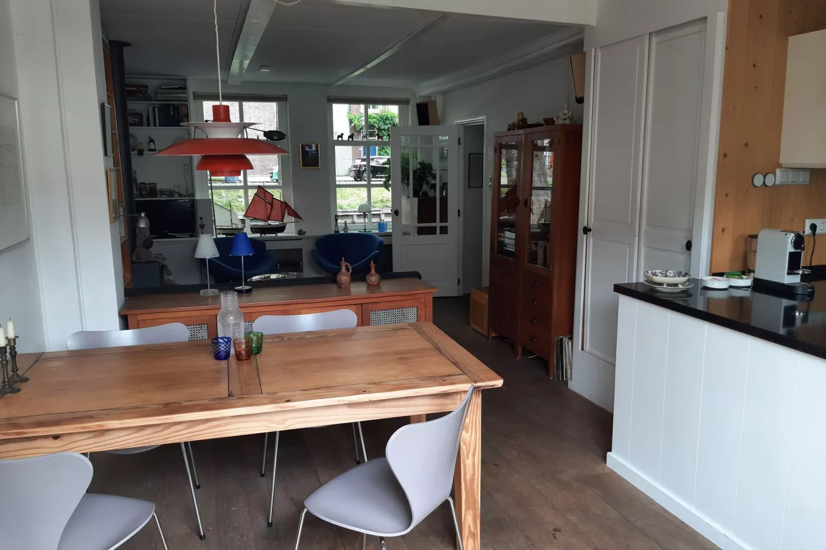 Sfeervol vakantiehuis in Edam met tuin-Eetkamer