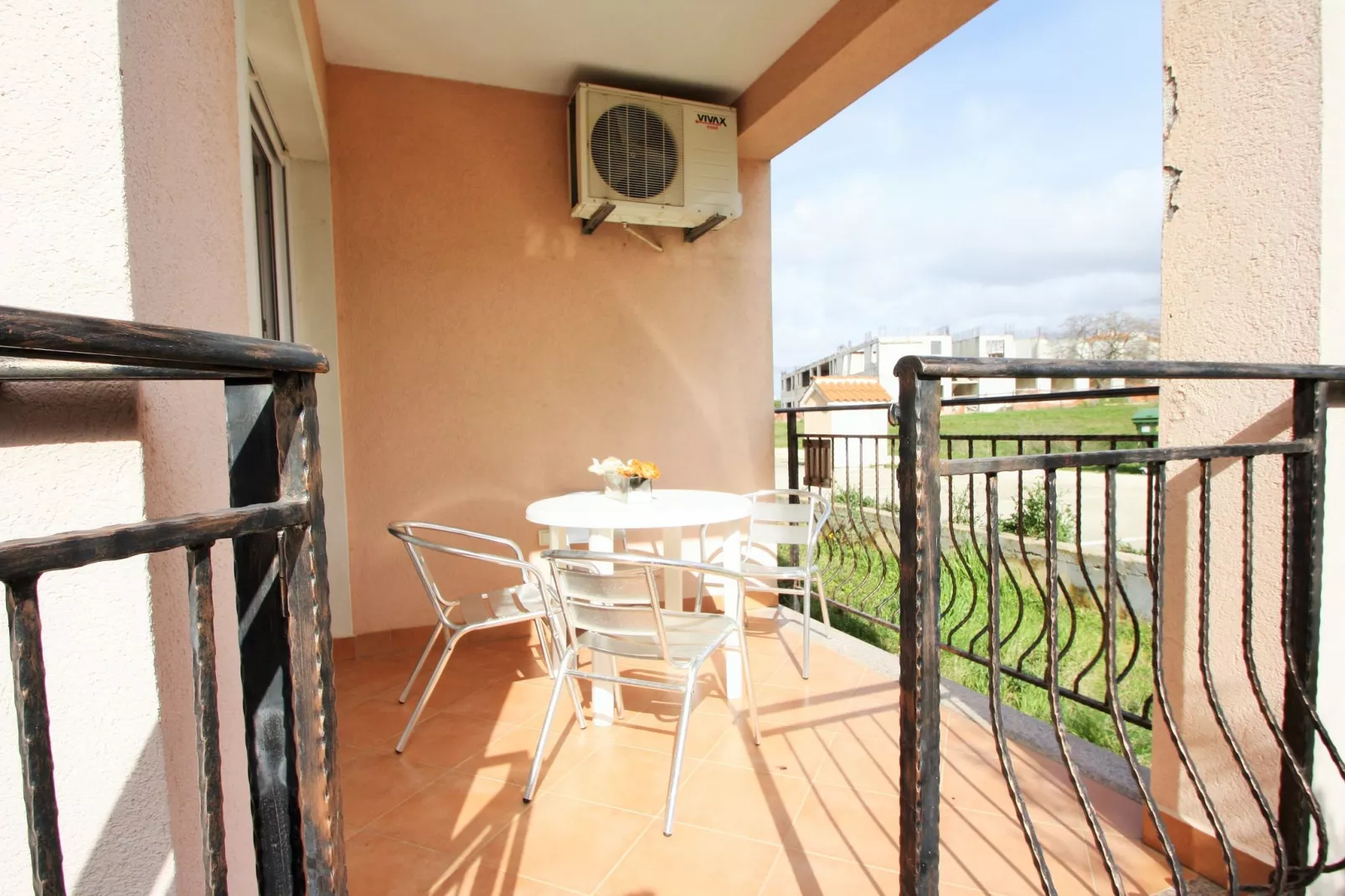 Two-Bedroom Apartment Bilic with Balcony in Porec Area-Uitzicht zomer