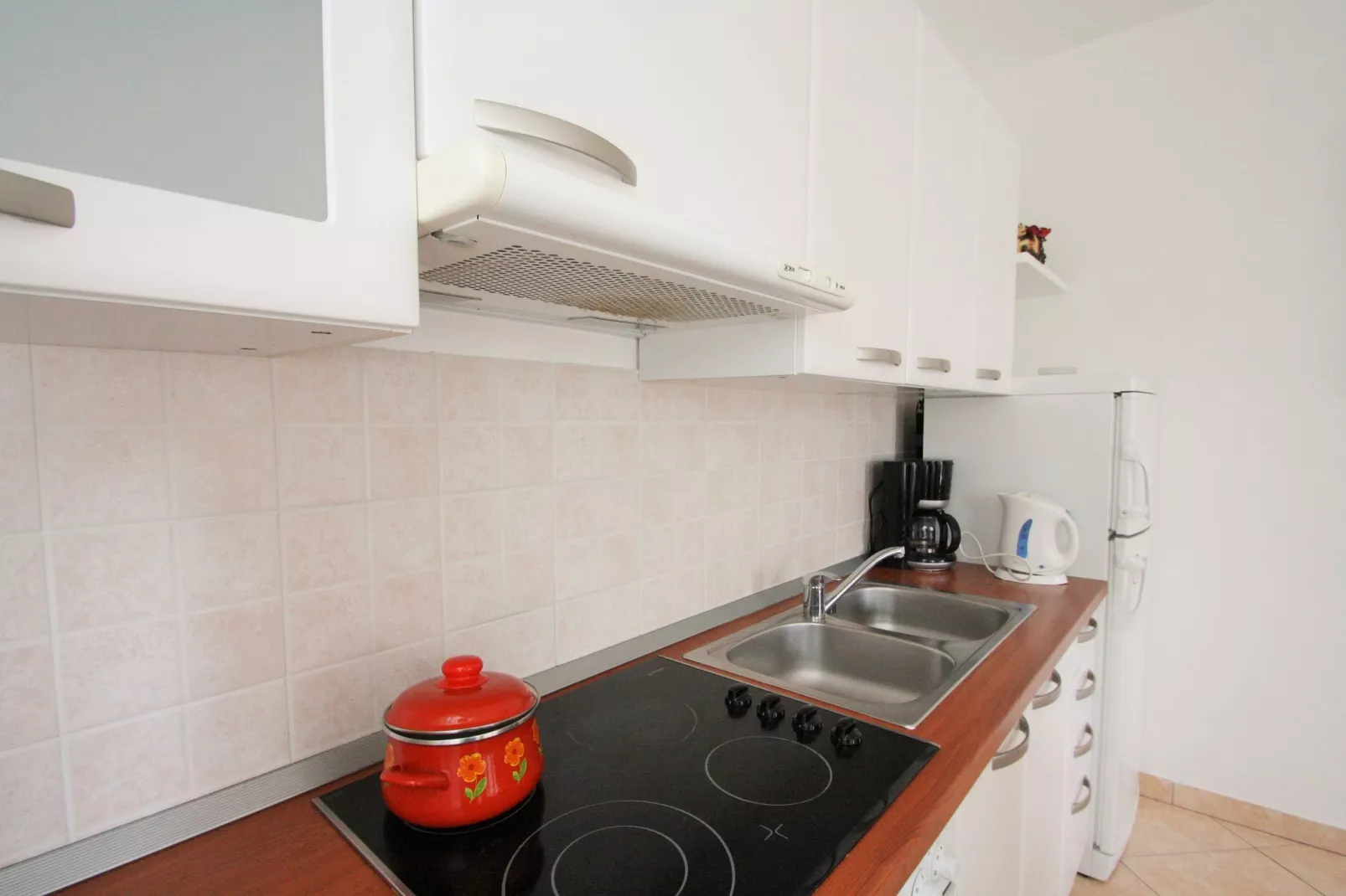 Two-Bedroom Apartment Bilic with Balcony in Porec Area-Keuken