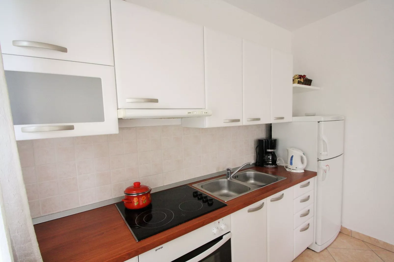 Two-Bedroom Apartment Bilic with Balcony in Porec Area-Keuken