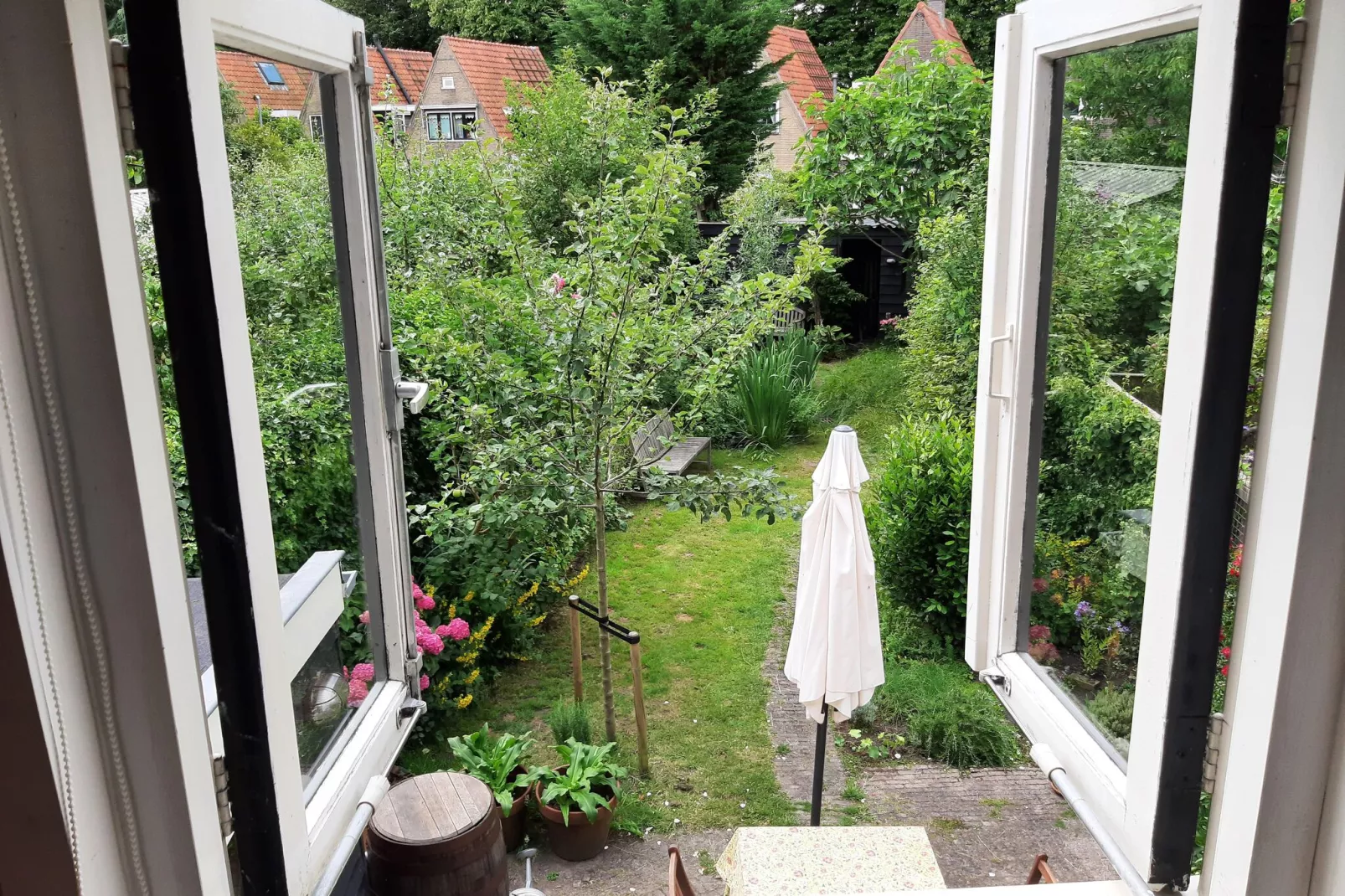 Sfeervol vakantiehuis in Edam met tuin-Uitzicht zomer